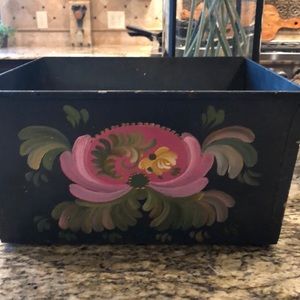 Vintage metal painted bucket